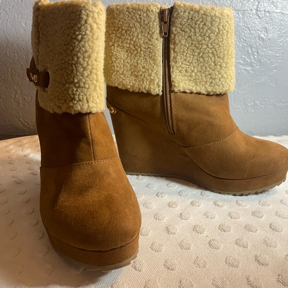 Juicy Couture Women's Buckle Wedge Ankle Boots - Picture 15 of 16